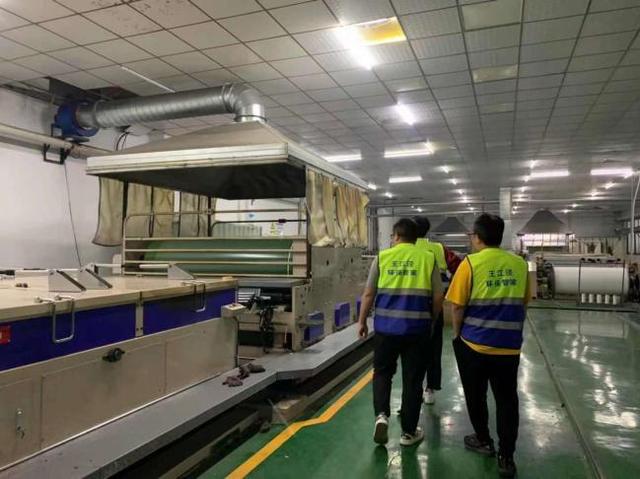 重在平时 贵在点滴——王江泾镇“环保管家”开展夜间巡查工作
