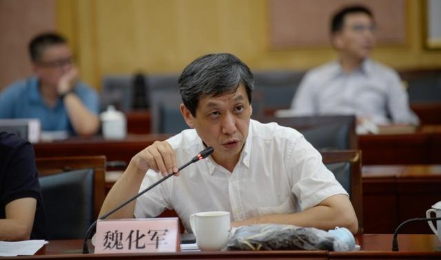 区政府常务会议邀请公众代表列席 共议“环保管家”服务，推进生态文明建设