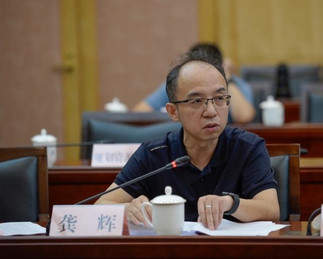 区政府常务会议邀请公众代表列席 共议“环保管家”服务，推进生态文明建设